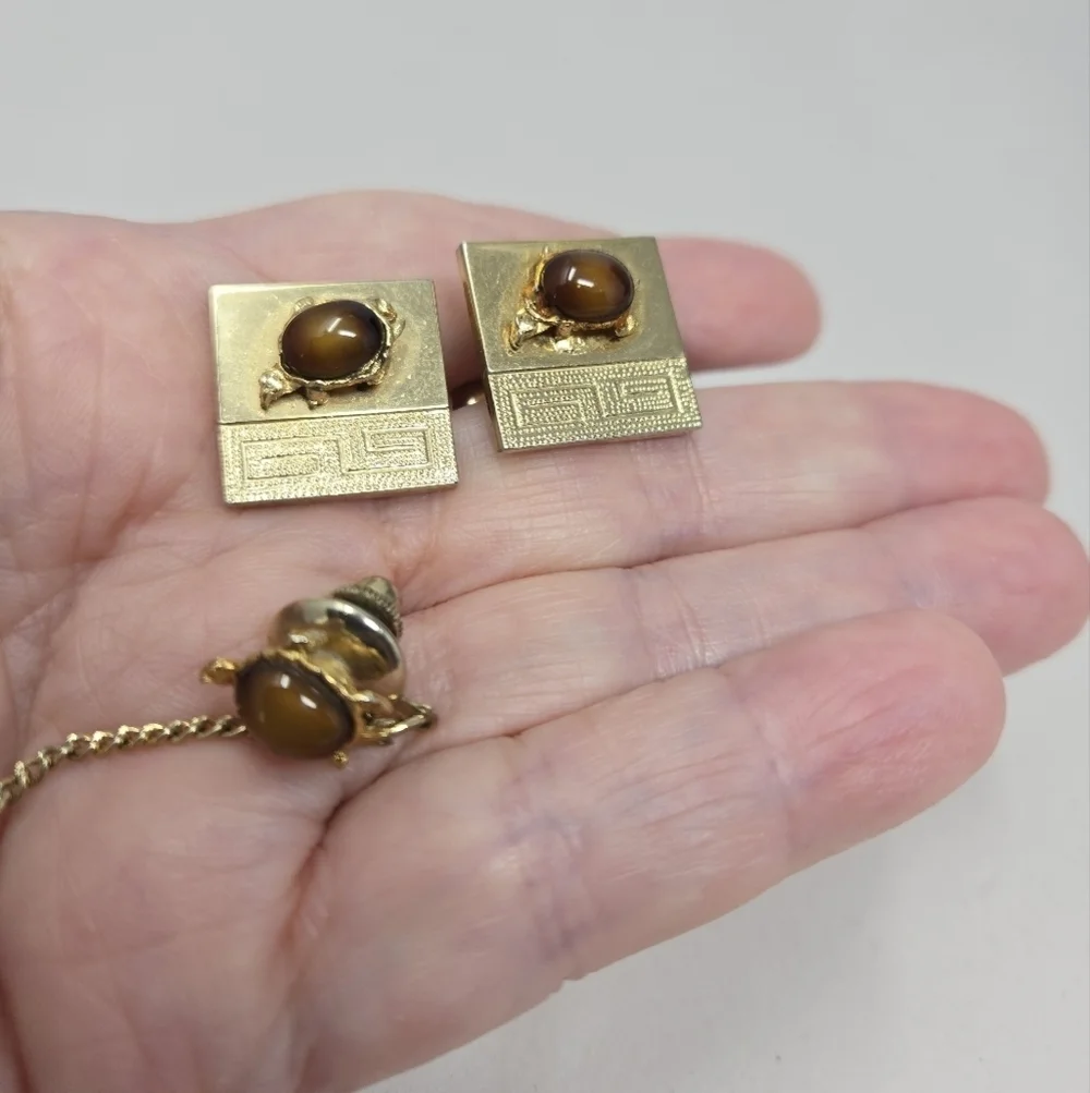 Vintage Mens Gold Tone Cuff Links With Tie Holder Brown Pietersite Stone Classy